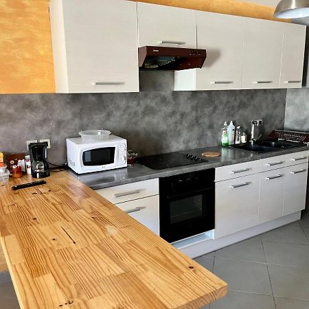 Appartement 2 Chambres - Lits King Size - Wifi - Baignoire Le Puy-en-Velay Buitenkant foto