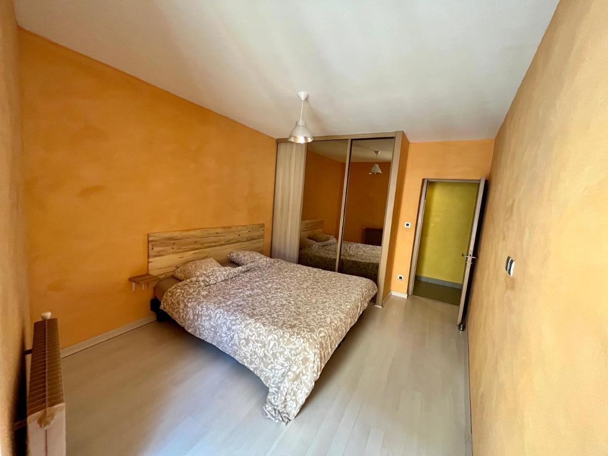 Appartement 2 Chambres - Lits King Size - Wifi - Baignoire Le Puy-en-Velay Buitenkant foto
