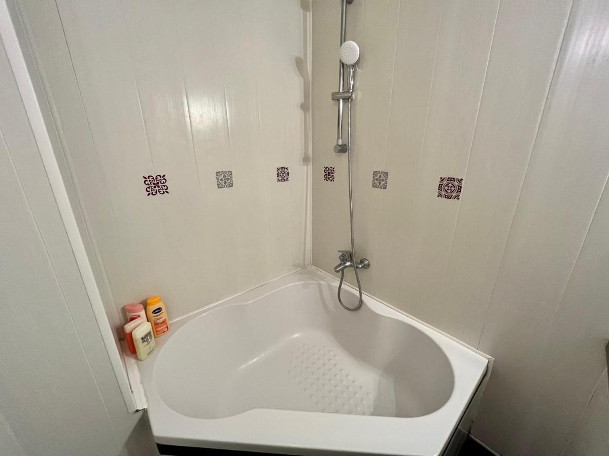 Appartement 2 Chambres - Lits King Size - Wifi - Baignoire Le Puy-en-Velay Buitenkant foto